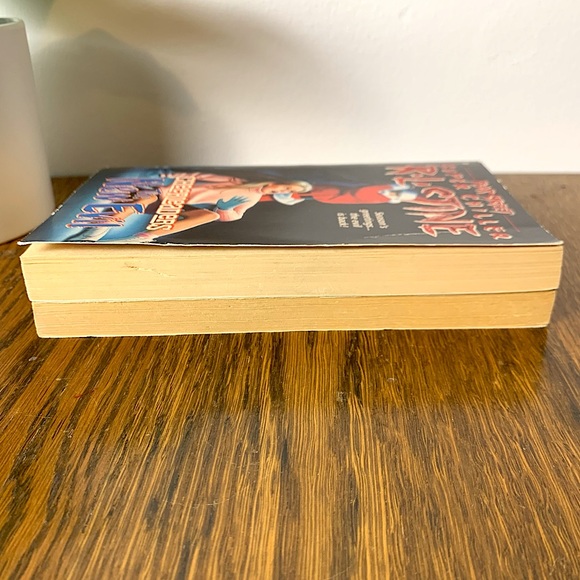 🎃2 R.L. Stine Cheerleader Series Books🎃 RETRO 1992 and 1994 - Picture 5 of 10